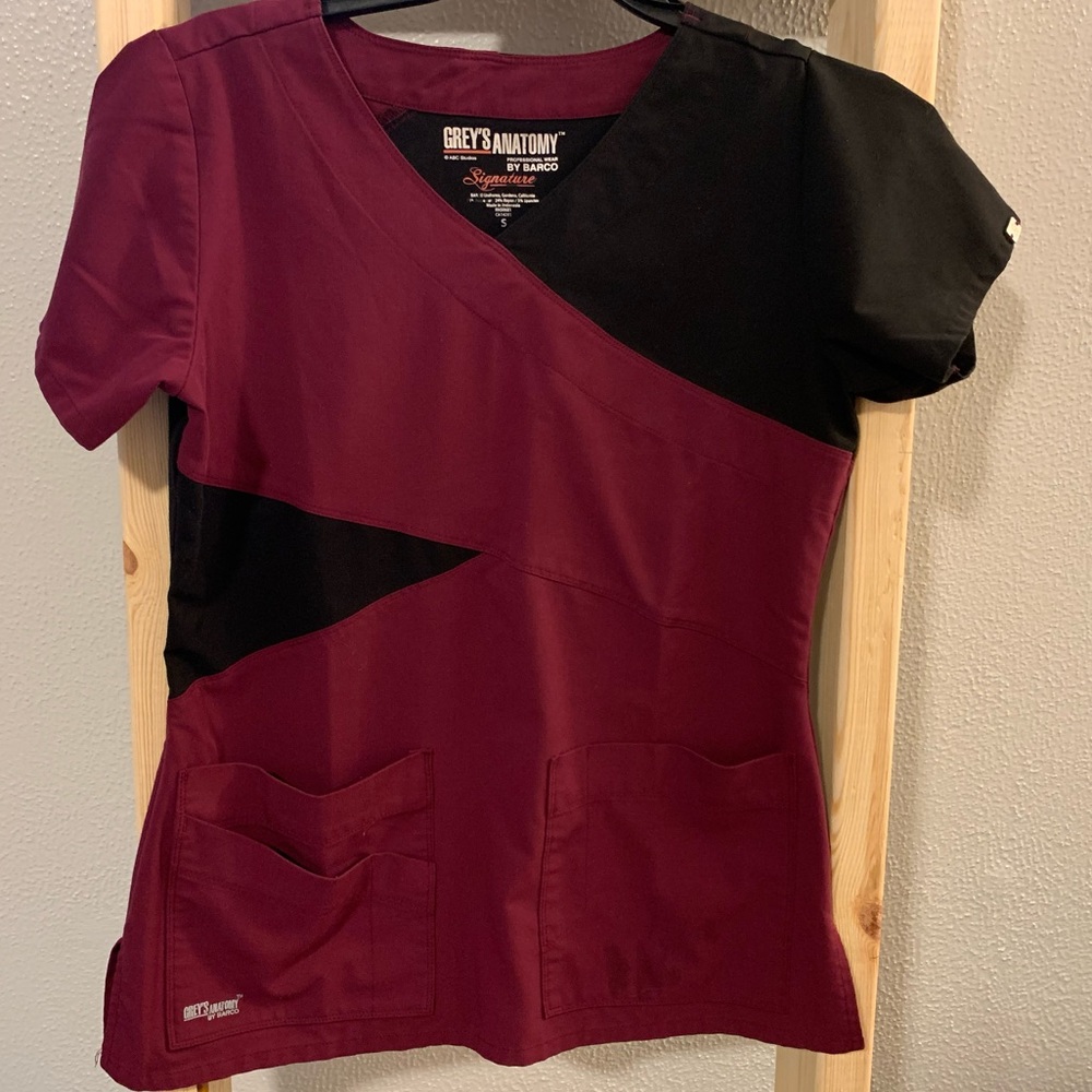 Grey's Anatomy Signature Color Block Top Small